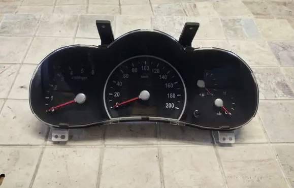 Speedometer (instrument cluster)