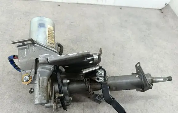 Nissan Note (E11) Steering wheel axle 