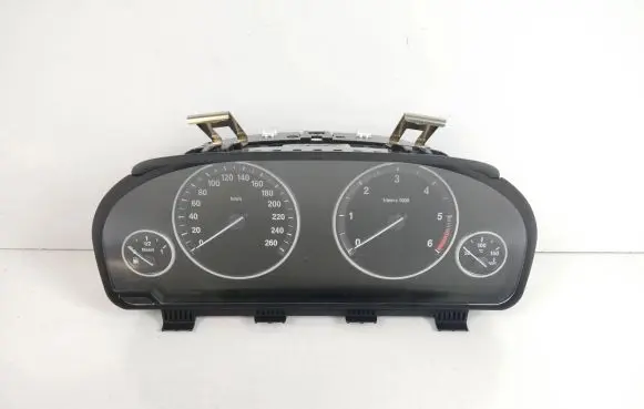 BMW 5 F10 F11 Speedometer (instrument cluster) 9285195
