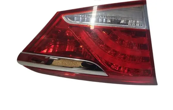 Hyundai i40 Tailgate rear/tail lights 924033Z001
