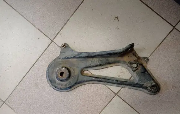 Toyota Sienna XL30 III Engine mounting bracket 5103608010