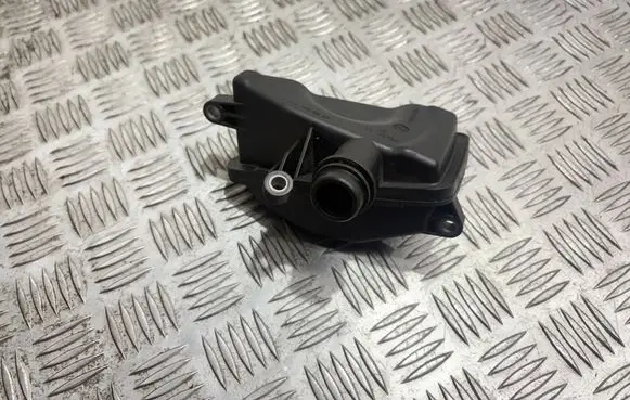 Mercedes-Benz R W251 Intake resonator A6421400087