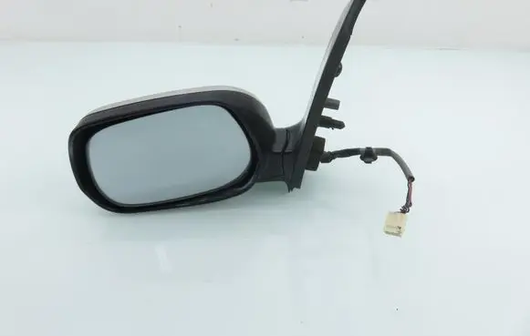 Toyota Avensis T220 Front door electric wing mirror 