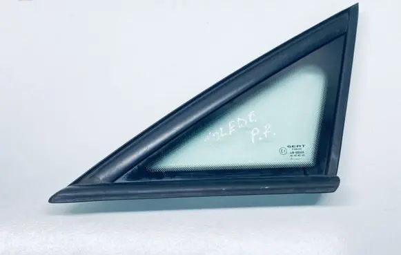 Seat Toledo III (5P) Front triangle window/glass 5P0845411C