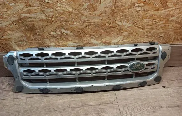 Land Rover Discovery 3 - LR3 Front bumper upper radiator grill