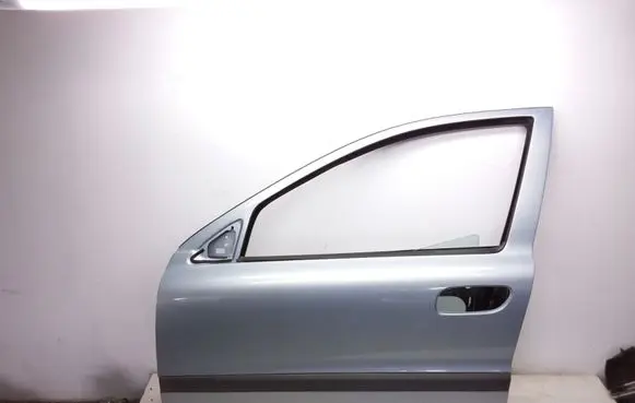 Volvo V70 Front door