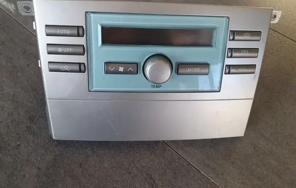 Toyota Corolla Verso AR10 Climate control unit 5590W0F010C 6K3131FJ