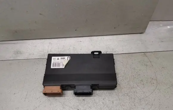 Peugeot 607 Seat control module 9650281980