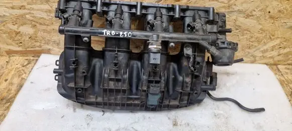 Volkswagen Golf VII Intake manifold 06K133201R