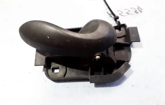 Fiat Punto (188) Rear door interior handle A739