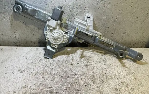 Jeep Patriot Rear door window regulator with motor 05291804AA S24706992