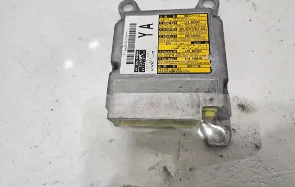 Toyota Prius (XW30) Airbag control unit/module 8917047101
