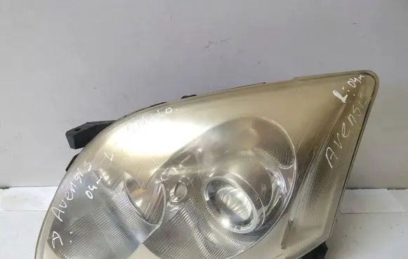 Toyota Avensis T250 Headlight/headlamp