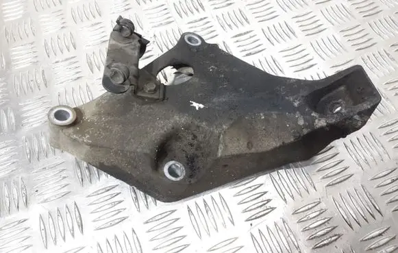 BMW 1 E81 E87 Engine mounting bracket