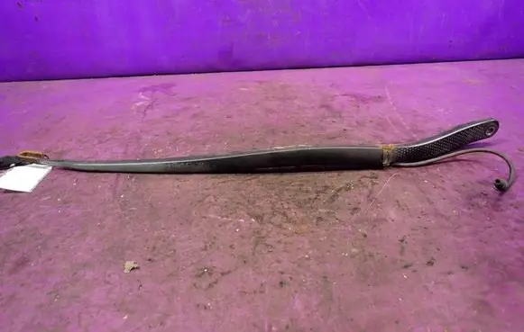 Peugeot 807 Front wiper blade arm