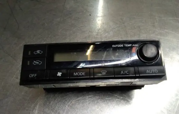 Nissan X-Trail T30 Climate control unit 275008H700 3J05034700