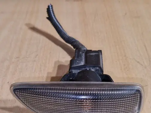 Volvo V70 Front fender indicator light 
