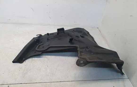 Mercedes-Benz C W205 Other engine bay part A2056205801