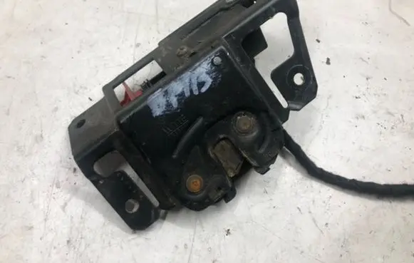 BMW 5 E60 E61 Tailgate boot lock/latch motor 40620512