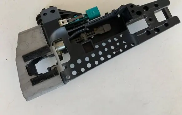 Front door exterior handle/bracket
