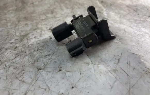 Toyota Corolla Verso E121 Valve vacuum 9091012232