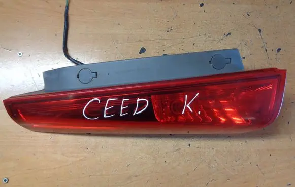 KIA Ceed Rear/tail lights 924031H3