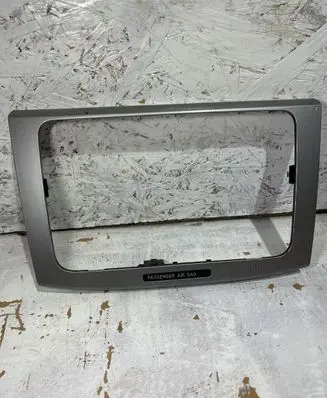 Volkswagen PASSAT B6 Radio/GPS head unit trim 3C0858069M
