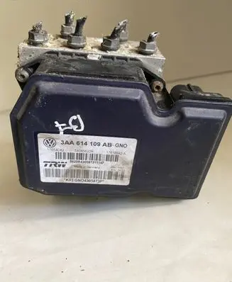 Volkswagen PASSAT B7 ABS Pump 3AA614109AB 17618942A 17654042