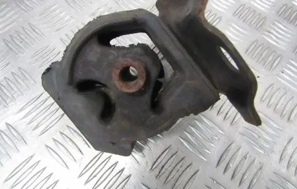 Honda Accord Engine mount bracket