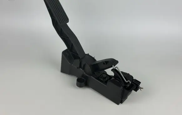 Mercedes-Benz A W169 Accelerator throttle pedal A1693000104 000059 91736020