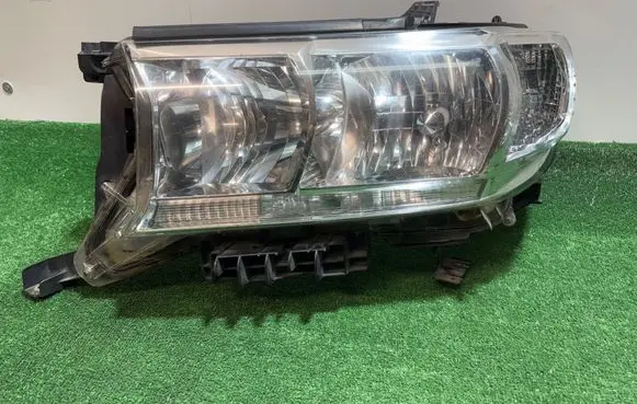 Toyota Land Cruiser (J200) Headlight/headlamp