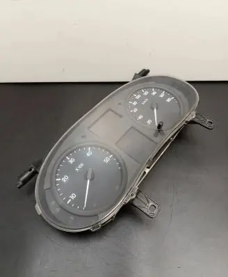 Renault Master II Speedometer (instrument cluster) P8200467952 NS84035046 281153197