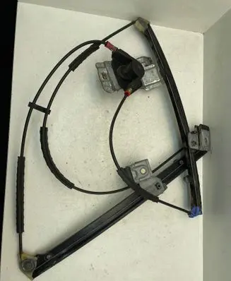 Volkswagen Polo III 6N 6N2 6NF Front door manual window regulator 6N3837402