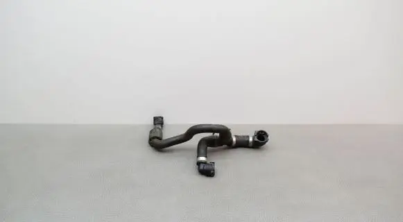 Mercedes-Benz GLC X253 C253 Engine coolant pipe/hose A2135016982