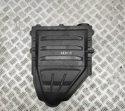 Audi A1 Air filter box 04C129620A 04C129601M
