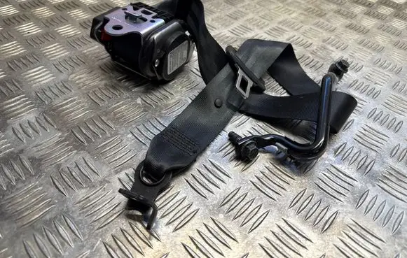 Volvo XC90 Third row seat belt 31484584 08042019