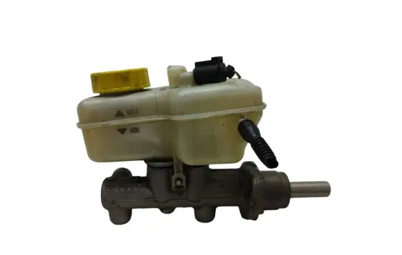 Master brake cylinder
