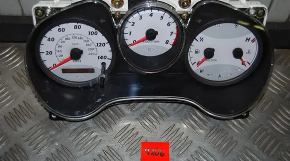 Toyota RAV 4 (XA20) Speedometer (instrument cluster) 8380042A40