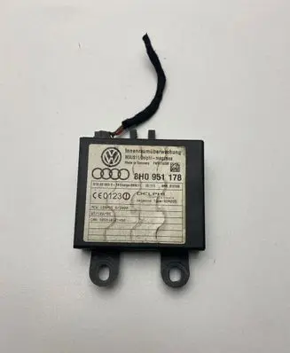 Audi A4 S4 B7 8E 8H Alarm control unit/module 8H0951178