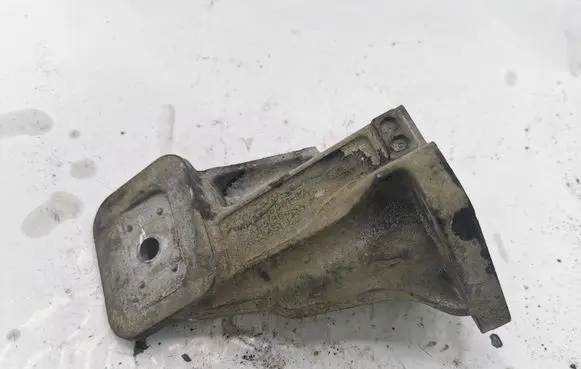 Land Rover Range Rover Sport L320 Engine mounting bracket AH226061BA