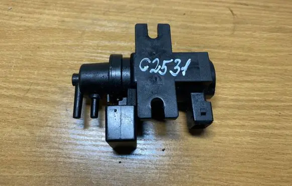 BMW 3 E46 Electromagnetic valve 72279601 C2531