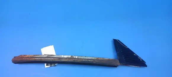 Oldsmobile Omega Front door window/glass frame 3061791