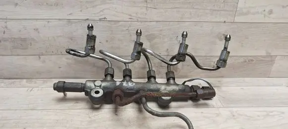 Mazda 5 Fuel main line pipe