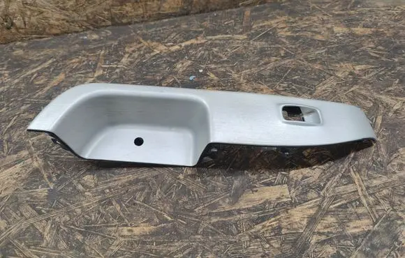 Mitsubishi Outlander Front door interior handle trim MN151275