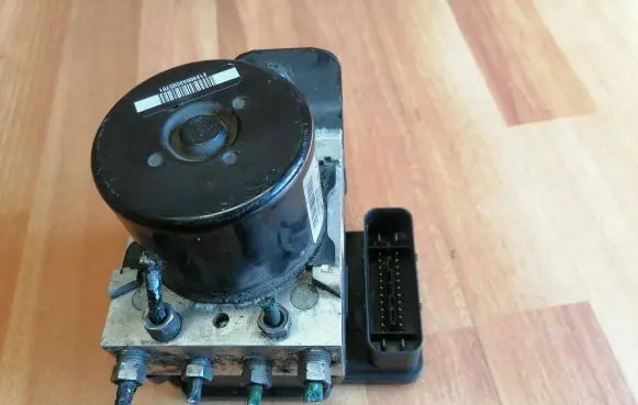 Renault Laguna III ABS Pump 476600050R 91CT2AAY3 10021202034