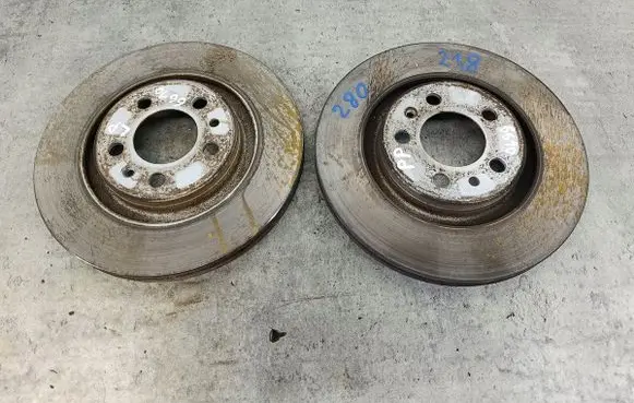 Volkswagen Golf IV Front brake disc 