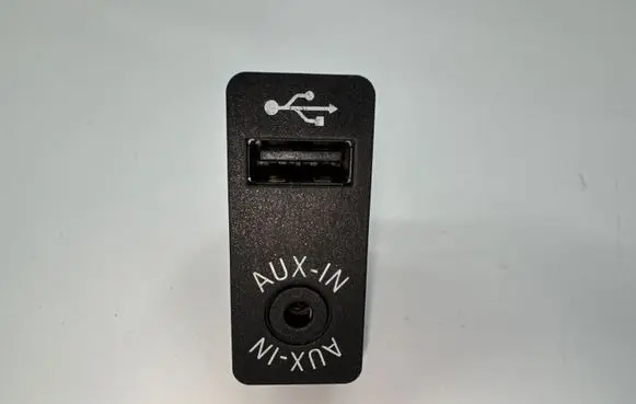 BMW 3 F30 F35 F31 AUX in-socket connector 9229246