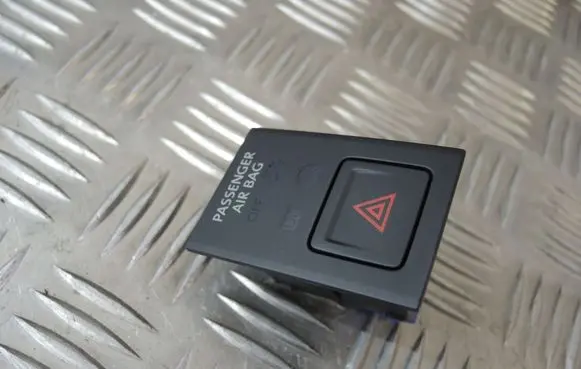 Volkswagen Golf VII Hazard light switch 5G1919225A