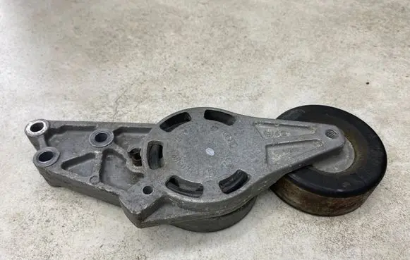 Audi A4 S4 B7 8E 8H Generator/alternator belt tensioner 06B903133E