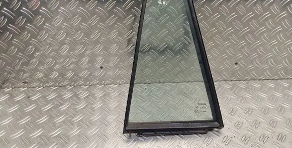 Toyota Verso Rear vent window glass 681890F010
